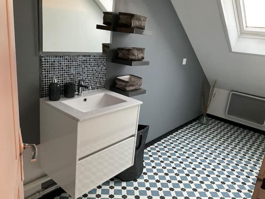 38 Maison Entiere,Place De Parking Et Garage Pour Moto Velo A La Demande Dunkirk Екстериор снимка